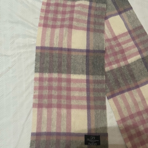 Ballantrae Lambswool Scarf - Picture 2 of 9